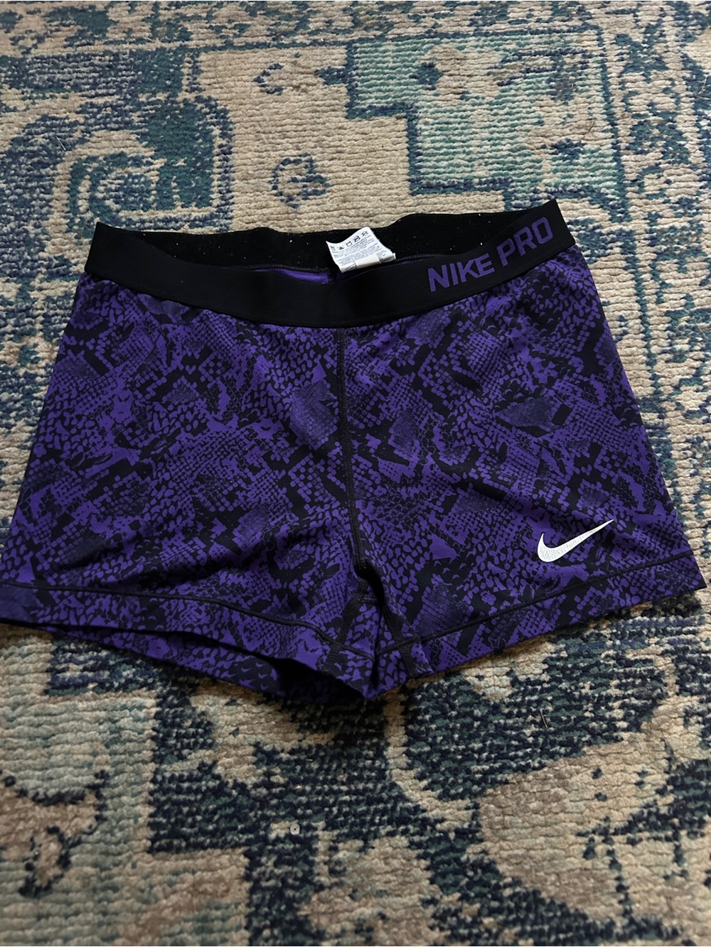 Nike Pro Dri-FIT Purple Snakeskin Print Compression Shorts Women’s size XL